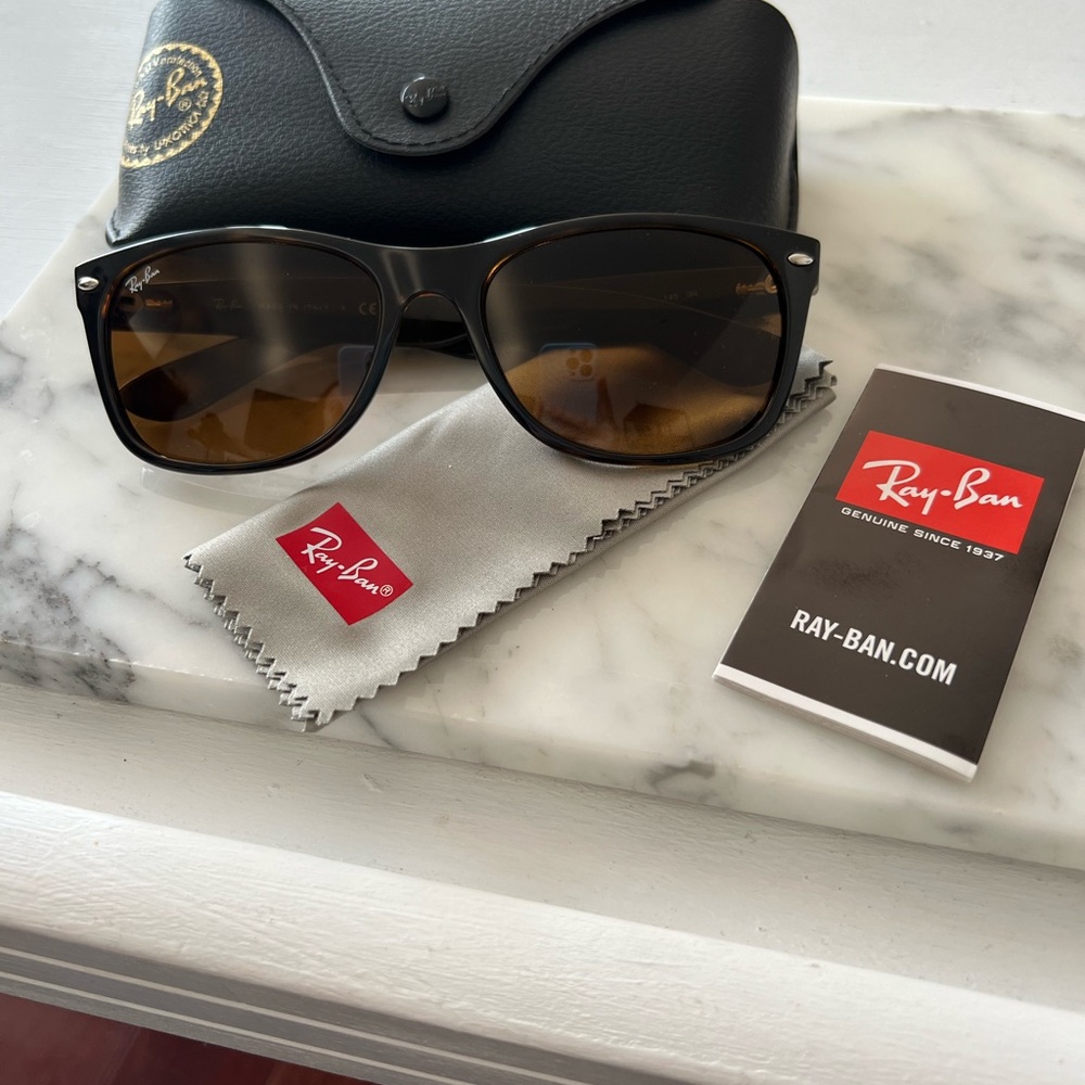 Ray-Ban Brown Havana New Wayfarer Sunglasses RB2132